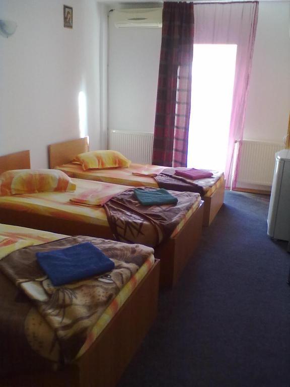 Pensiunea Raffael Otopeni Kamer foto