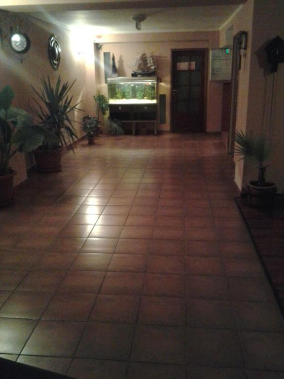 Pensiunea Raffael Otopeni Buitenkant foto